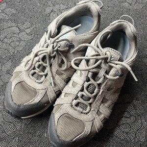 COLUMBIA REDMOND Women’s Size 9 TechLite Low Waterproof Hiking Shoes NEW Beige